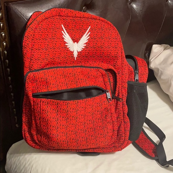 Maverick red and black backpack - Picture 7 of 9